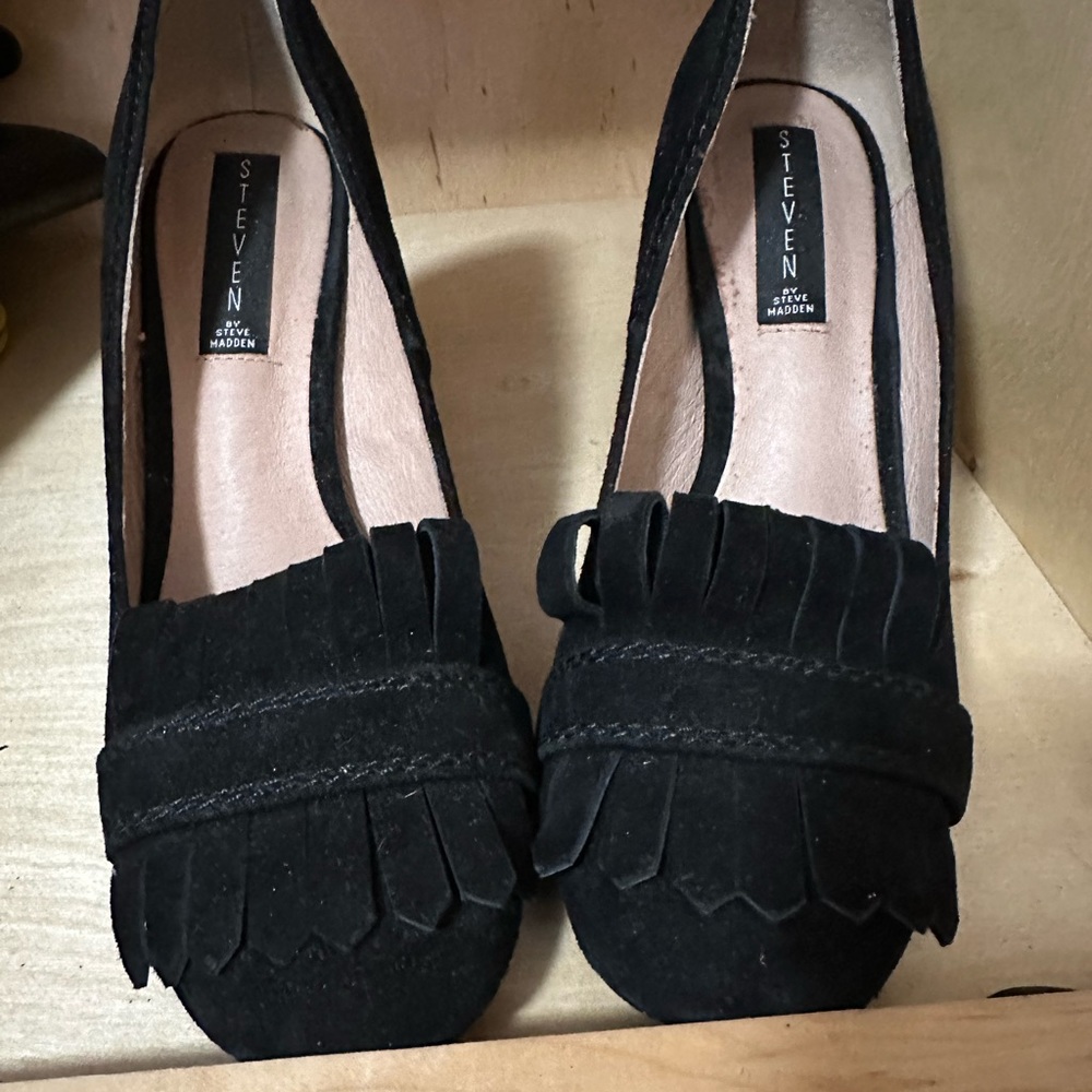 Women’s black suede Steve Madden size 8 shoes